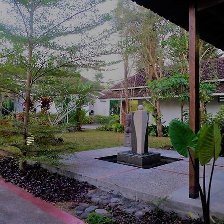 Hotel Minak Jinggo Banyuwangi  Buitenkant foto
