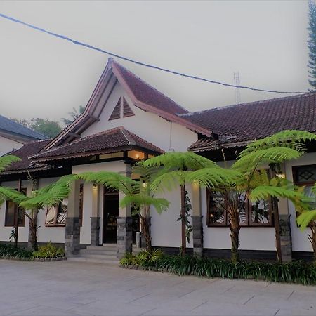 Hotel Minak Jinggo Banyuwangi  Buitenkant foto