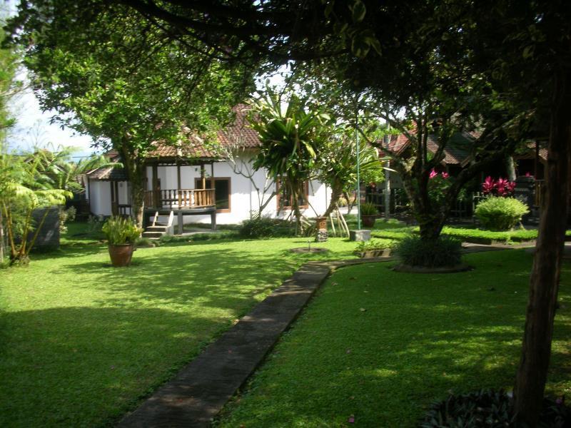 Hotel Minak Jinggo Banyuwangi  Buitenkant foto