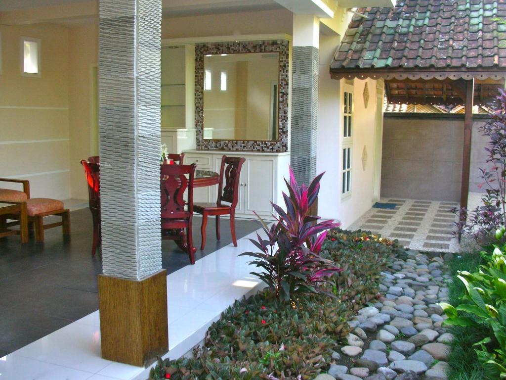 Hotel Minak Jinggo Banyuwangi  Buitenkant foto