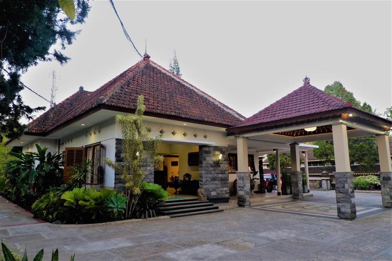 Hotel Minak Jinggo Banyuwangi  Buitenkant foto