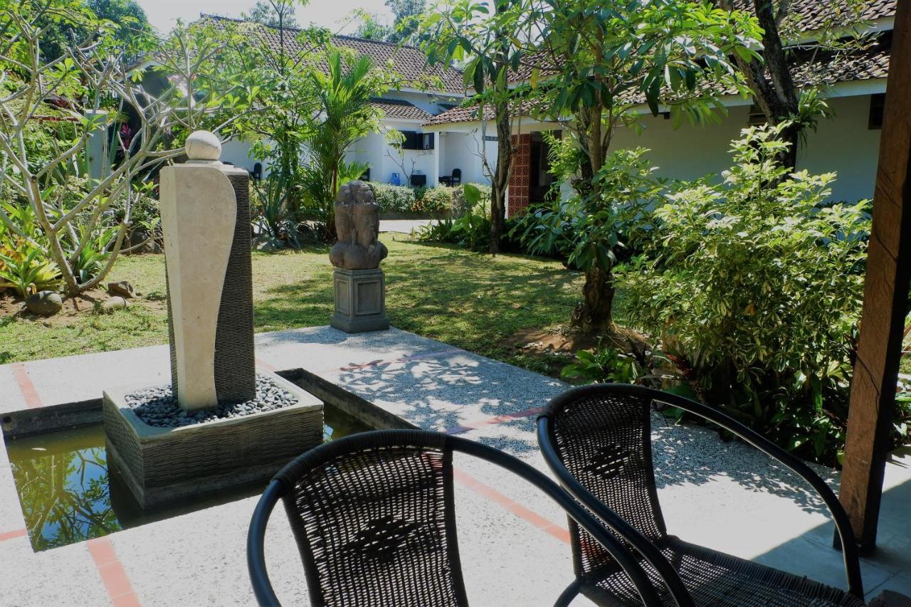 Hotel Minak Jinggo Banyuwangi  Buitenkant foto