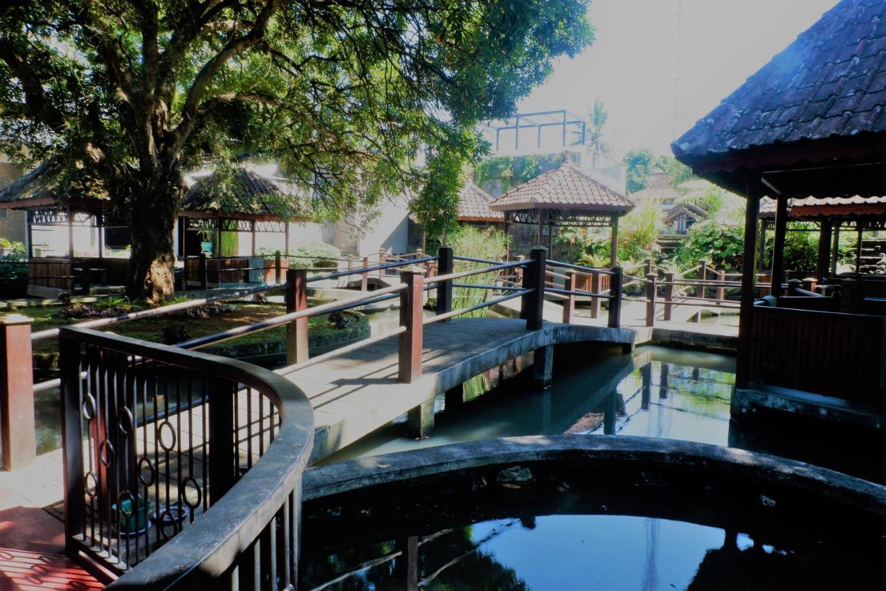 Hotel Minak Jinggo Banyuwangi  Buitenkant foto