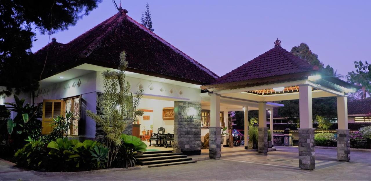 Hotel Minak Jinggo Banyuwangi  Buitenkant foto